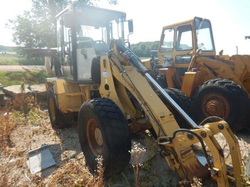 2000 CATERPILLAR 908 in Dover, MN
