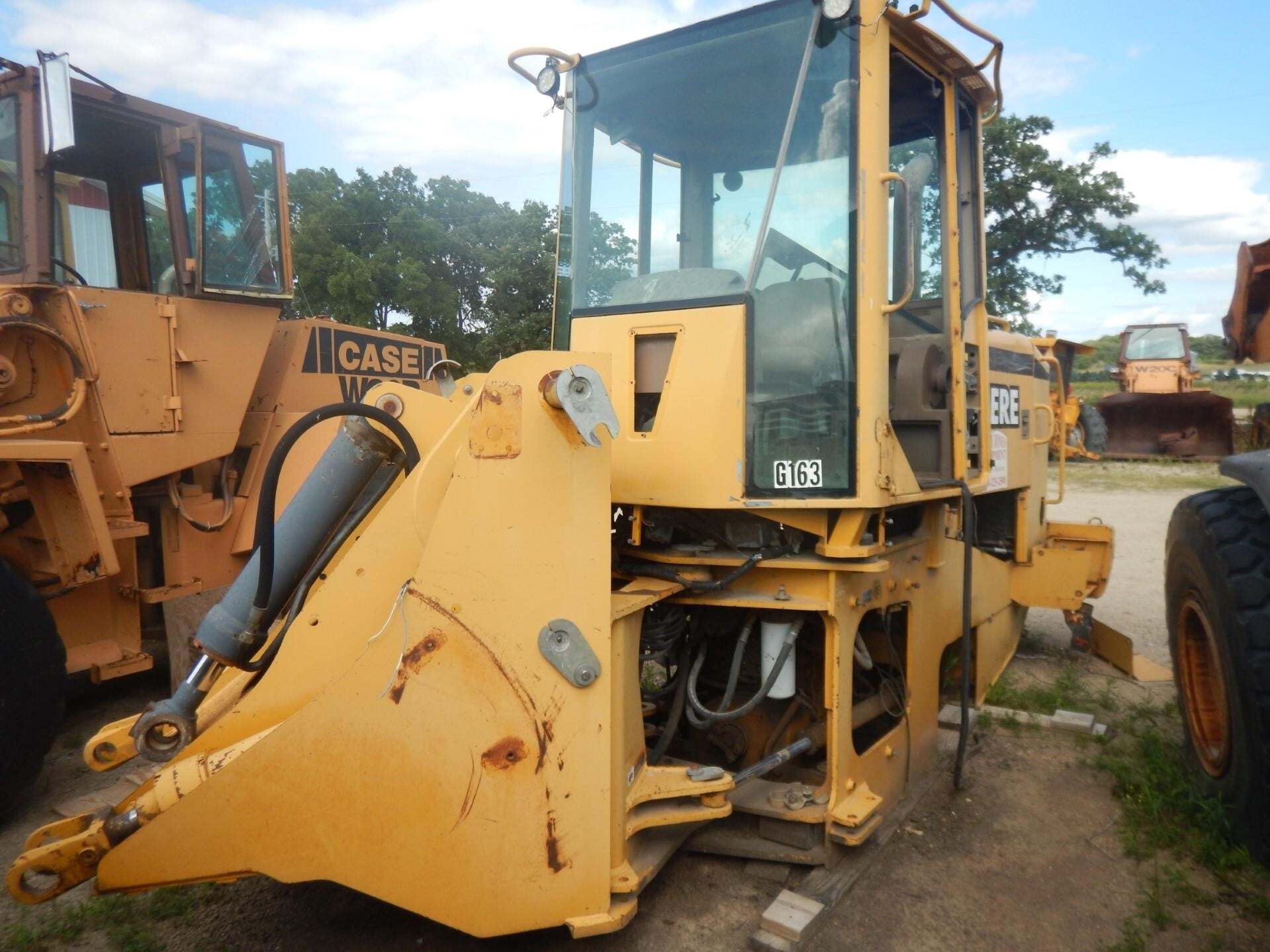 1998 DEERE 624H in Dover, MN