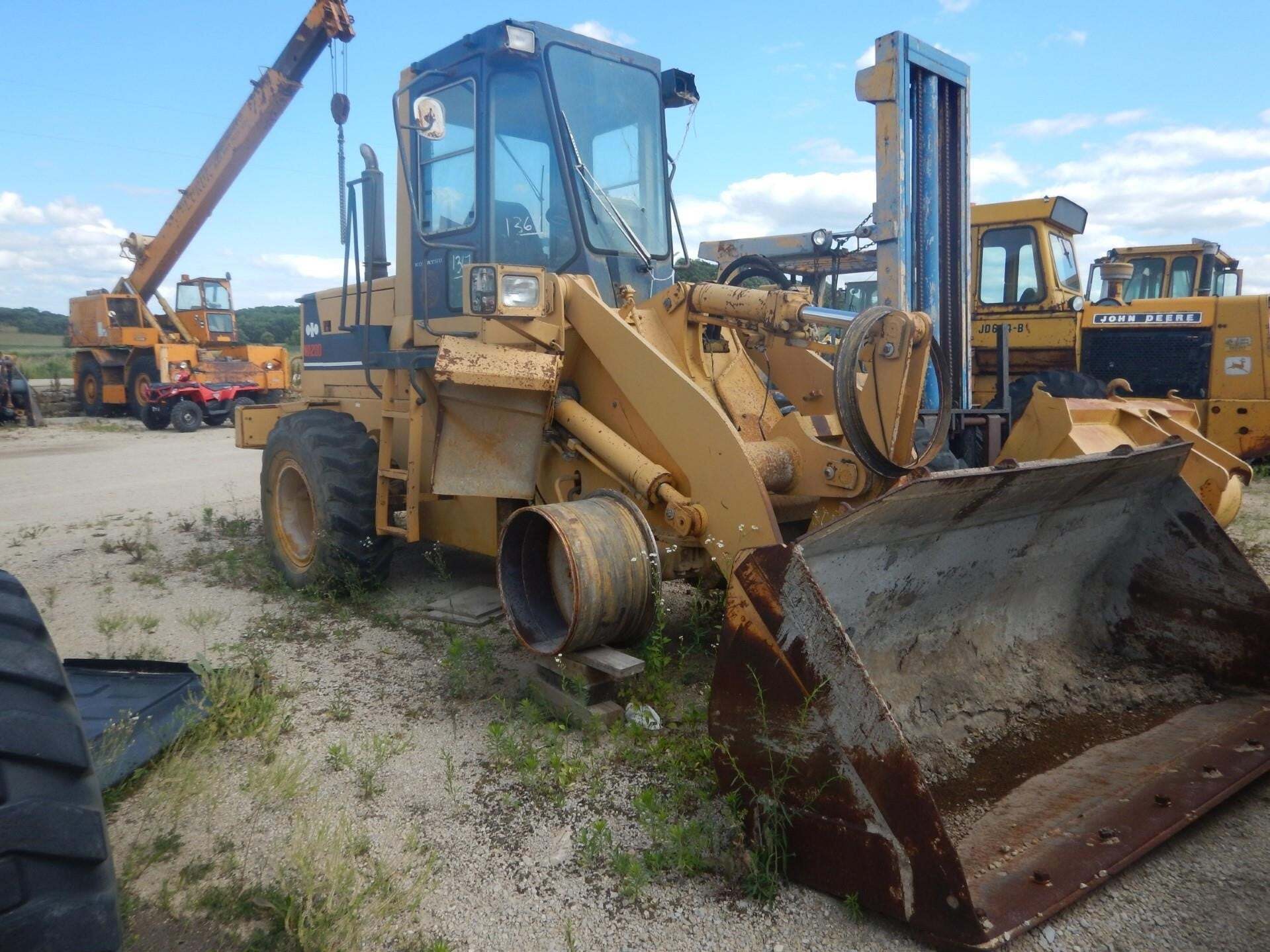 1986 KOMATSU WA200-1 in Dover, MN