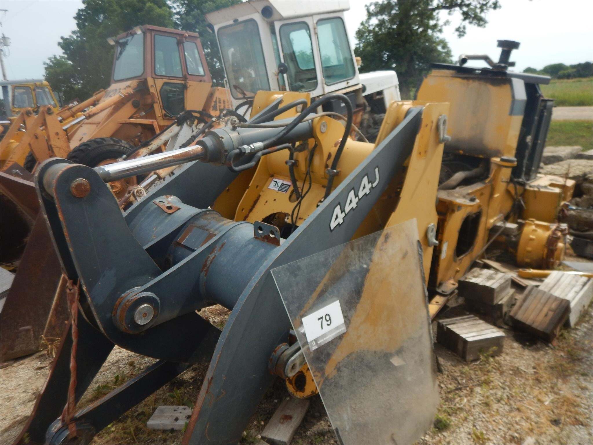 2006 DEERE 444J in Dover, MN