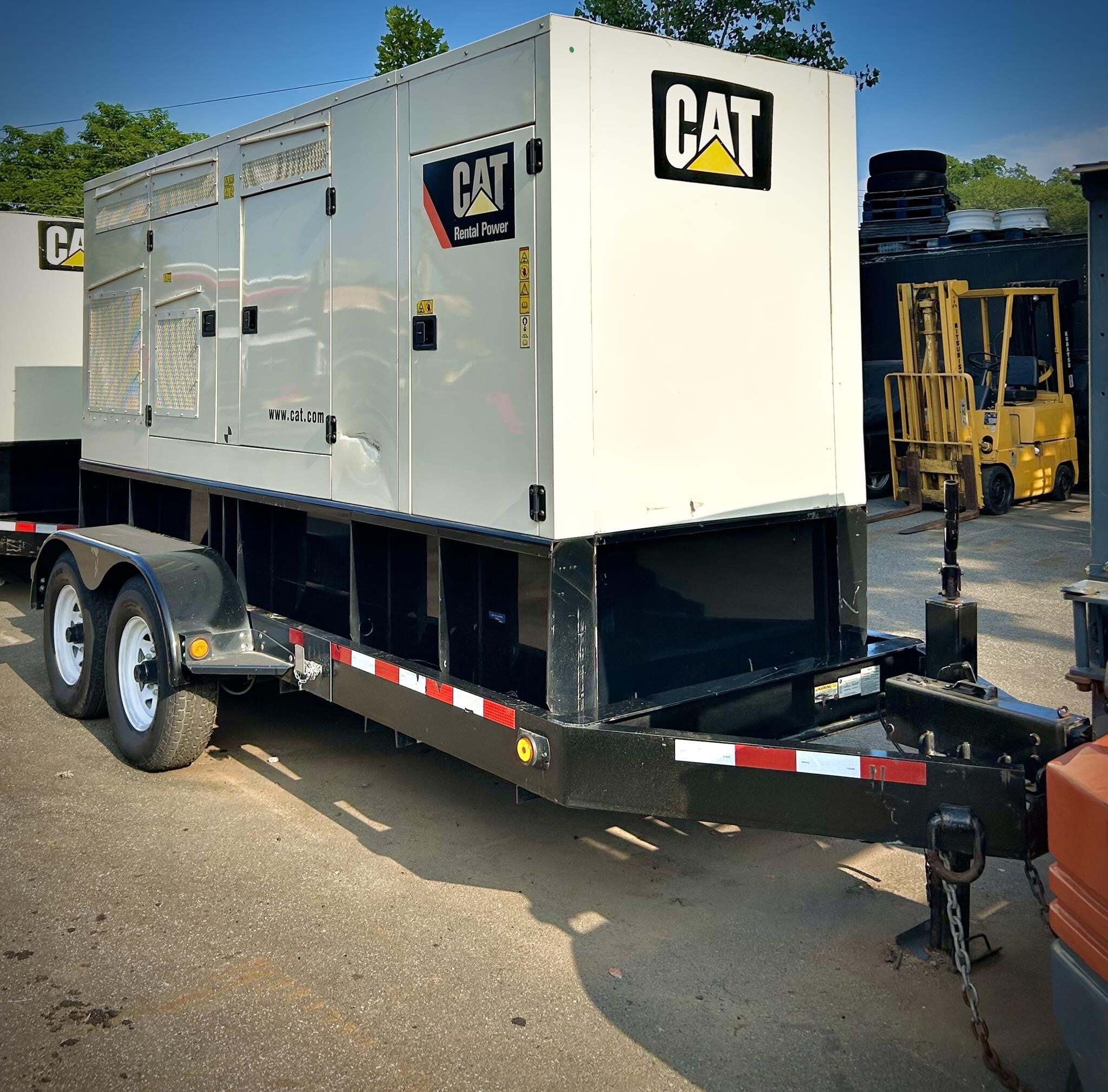 2012 CATERPILLAR XQ200-2 in Clifton, NJ