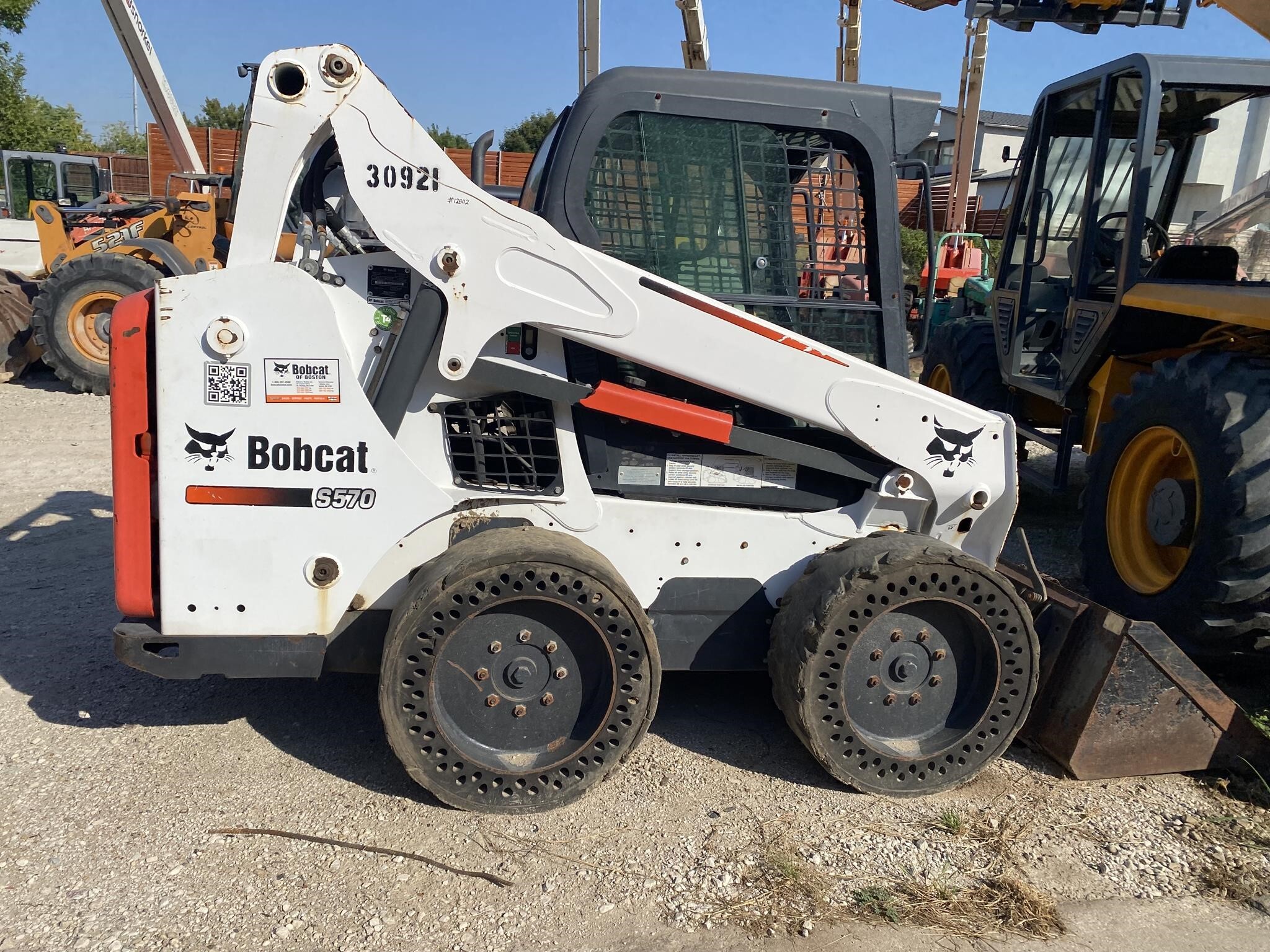 2016 BOBCAT S570 in Irving, TX