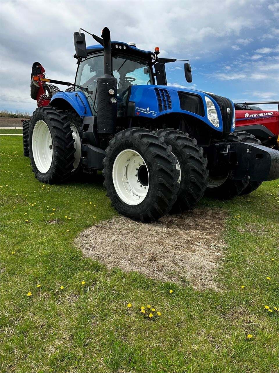 2021 NEW HOLLAND T8.380 in Charles City, IA