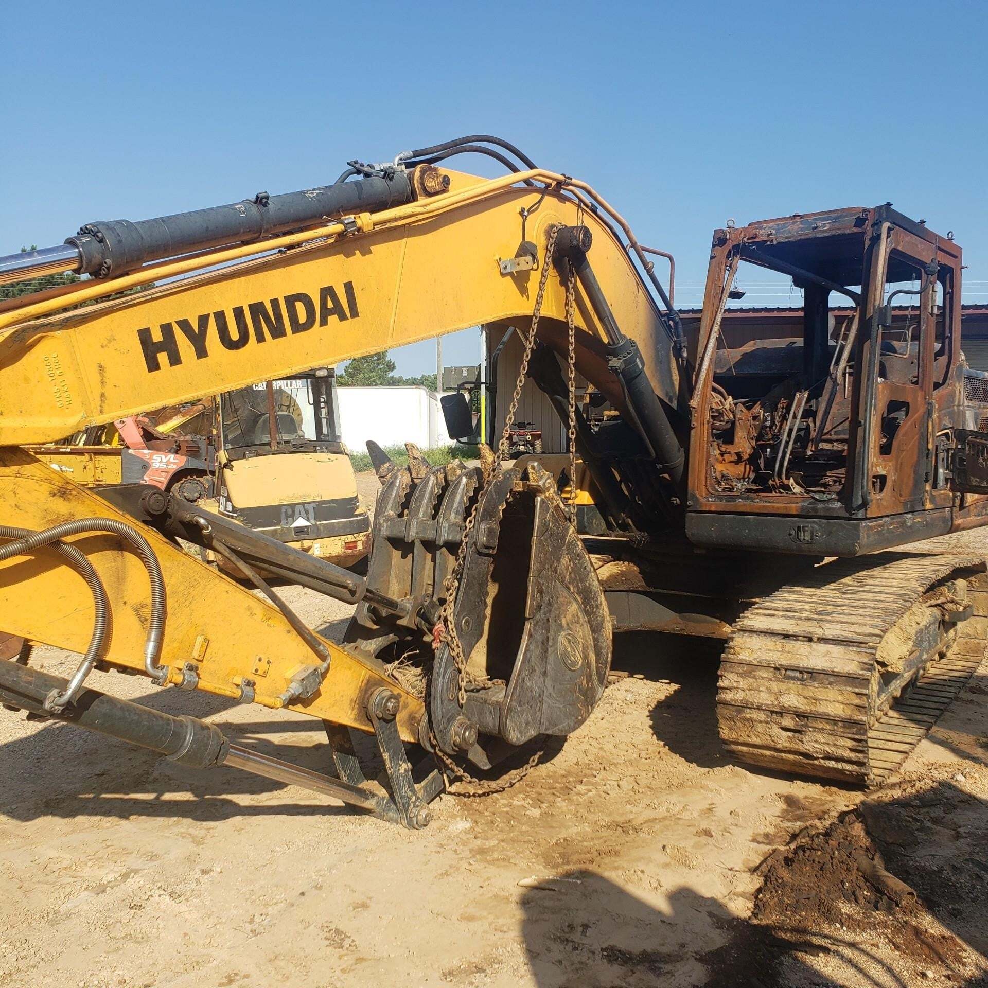 HYUNDAI HX160L in Hughes Springs, TX
