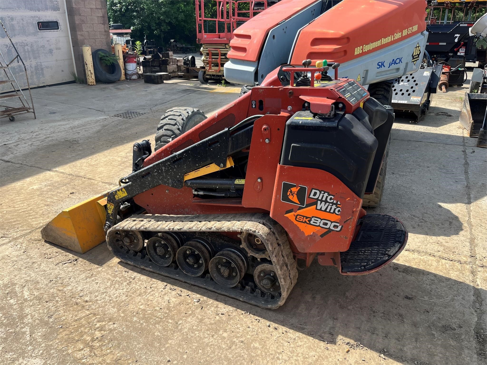 DITCH WITCH SK800 in Brunswick, OH