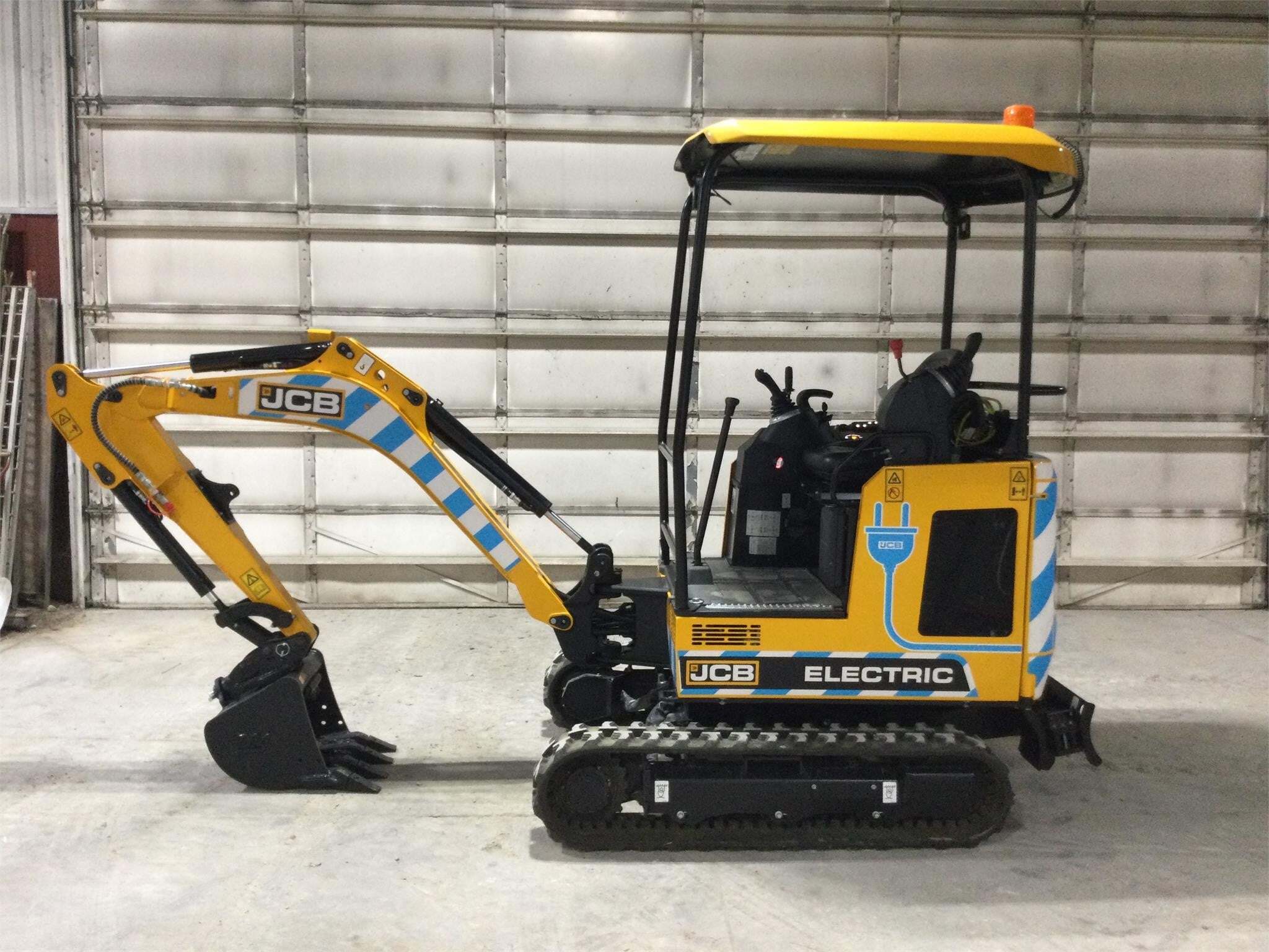 2023 JCB 19C-1E in Williamsburg, IA