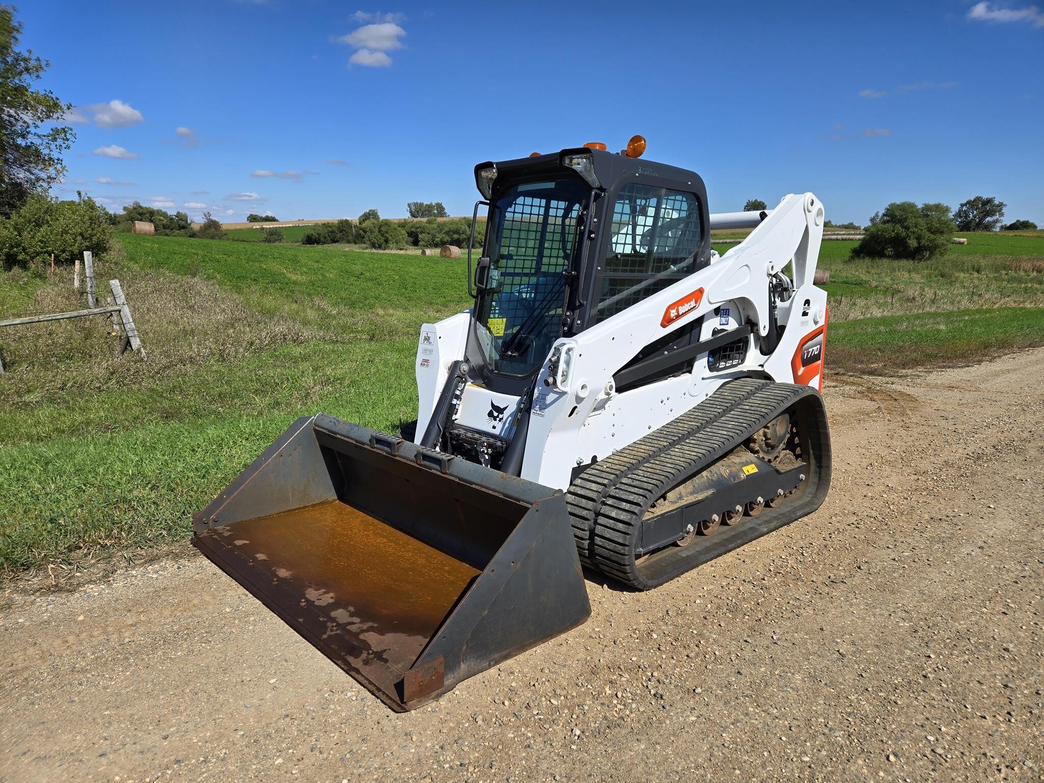 2023 BOBCAT T770 in Gary, SD