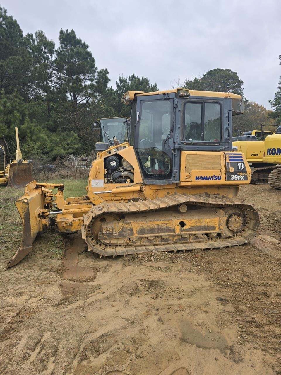 KOMATSU D39PX-22 in Hughes Springs, TX