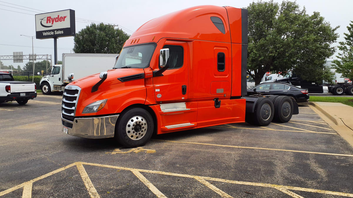 2021 FREIGHTLINER CASCADIA 126 in Bolingbrook, IL