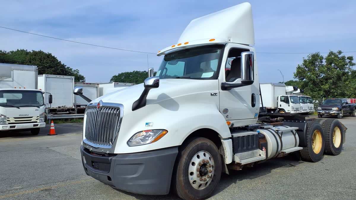 2019 INTERNATIONAL LT625 DAYCAB T/A in Salisbury, MA