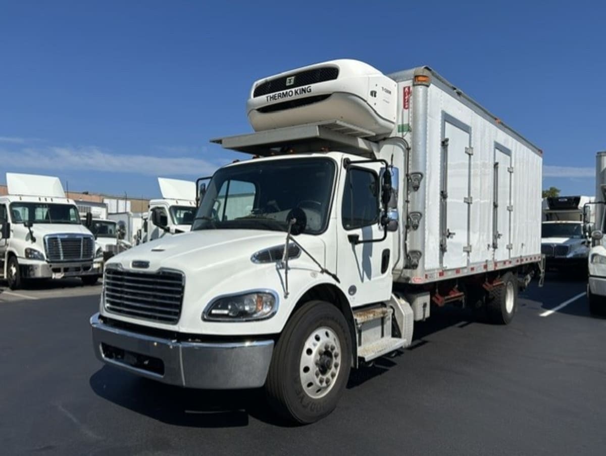 2020 FREIGHTLINER BUSINESS CLASS M2 106 in Farmingdale, NY