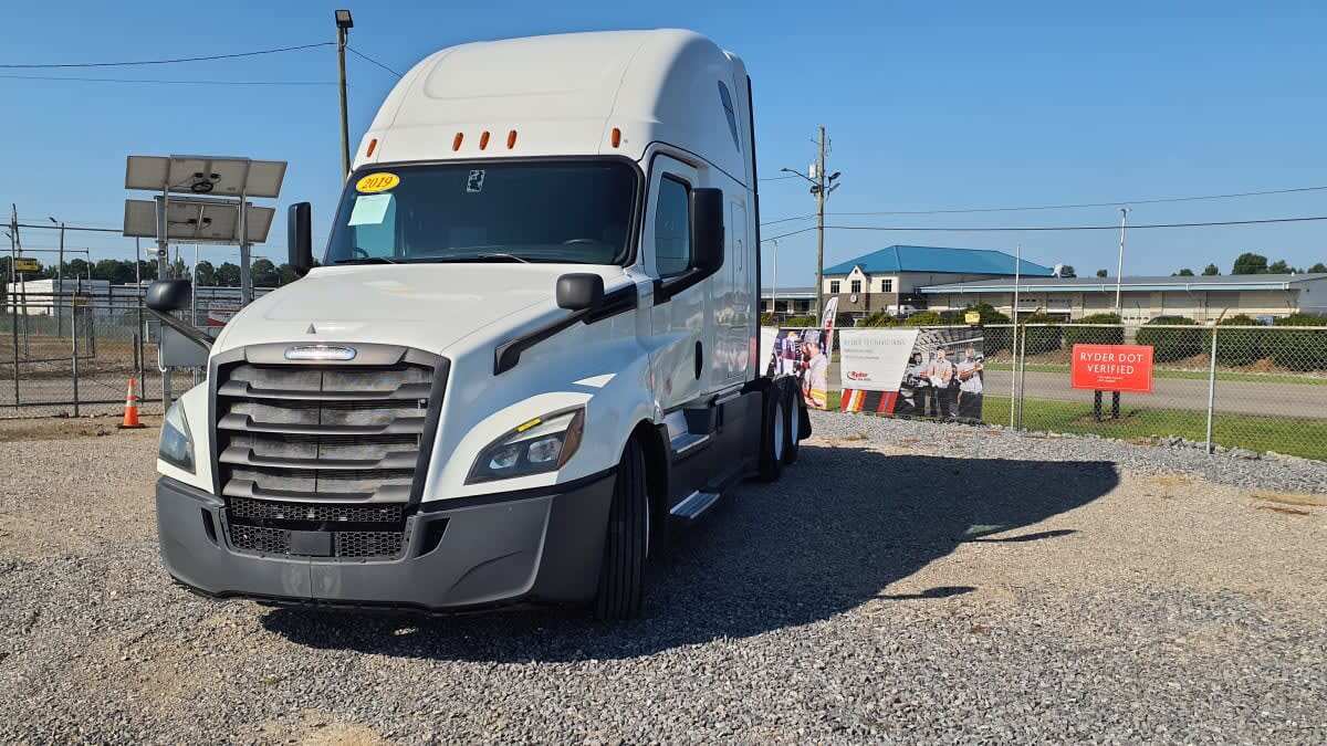 2019 FREIGHTLINER CASCADIA 126 in Birmingham, AL