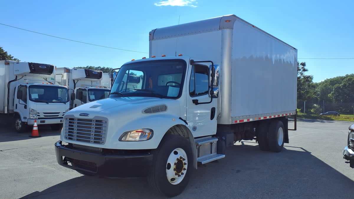 2019 FREIGHTLINER BUSINESS CLASS M2 106 in Salisbury, MA