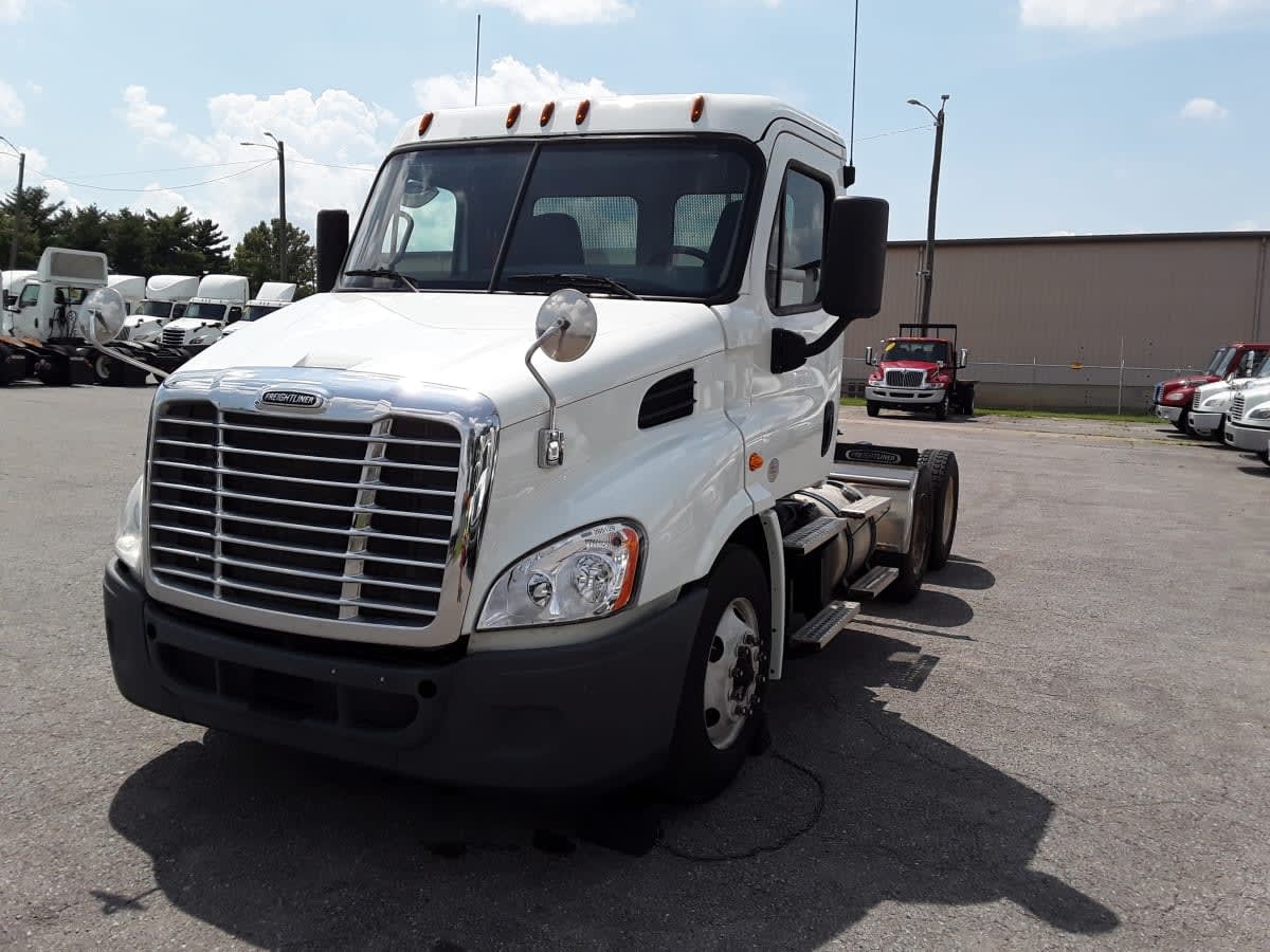 2020 FREIGHTLINER CASCADIA 113 in Nashville, TN