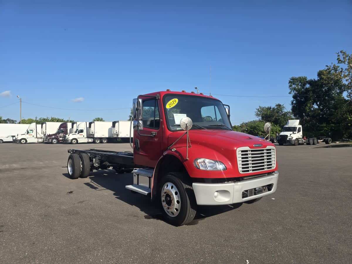 2019 FREIGHTLINER BUSINESS CLASS M2 106 in Tampa, FL