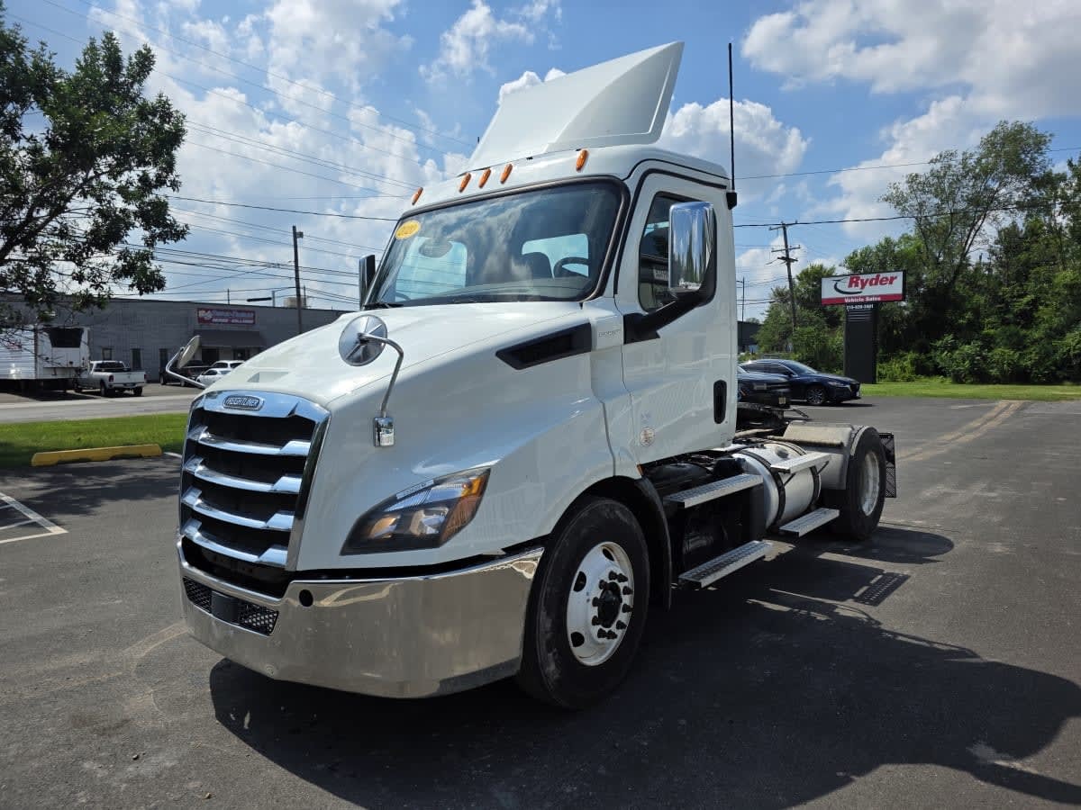 2020 FREIGHTLINER CASCADIA 116 in Bensalem, PA