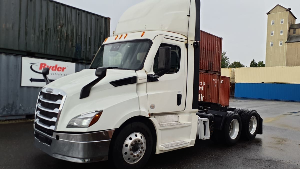 2021 FREIGHTLINER CASCADIA 116 in Springfield, MA
