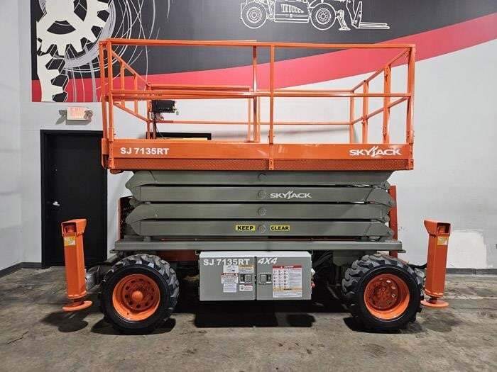 2013 SKYJACK SJ7135RT in Palmetto, FL