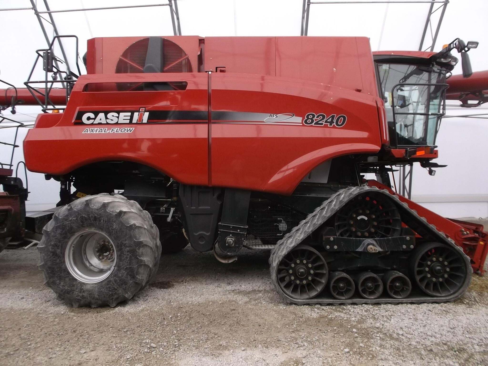 2016 CASE IH 8240 in Hamel, IL