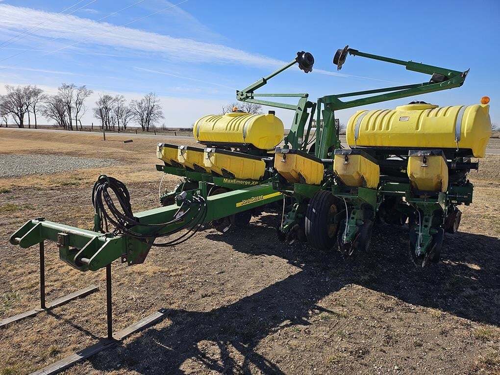 2010 JOHN DEERE 1760 in Mount Hope, KS