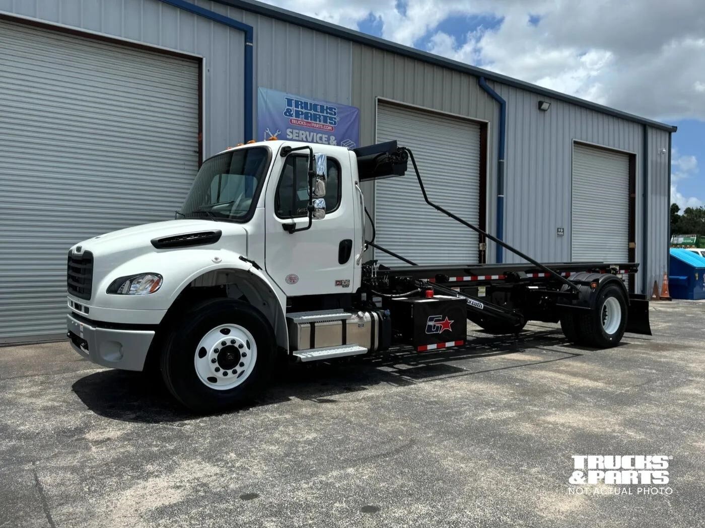 2026 FREIGHTLINER BUSINESS CLASS M2 106 in Tampa, FL