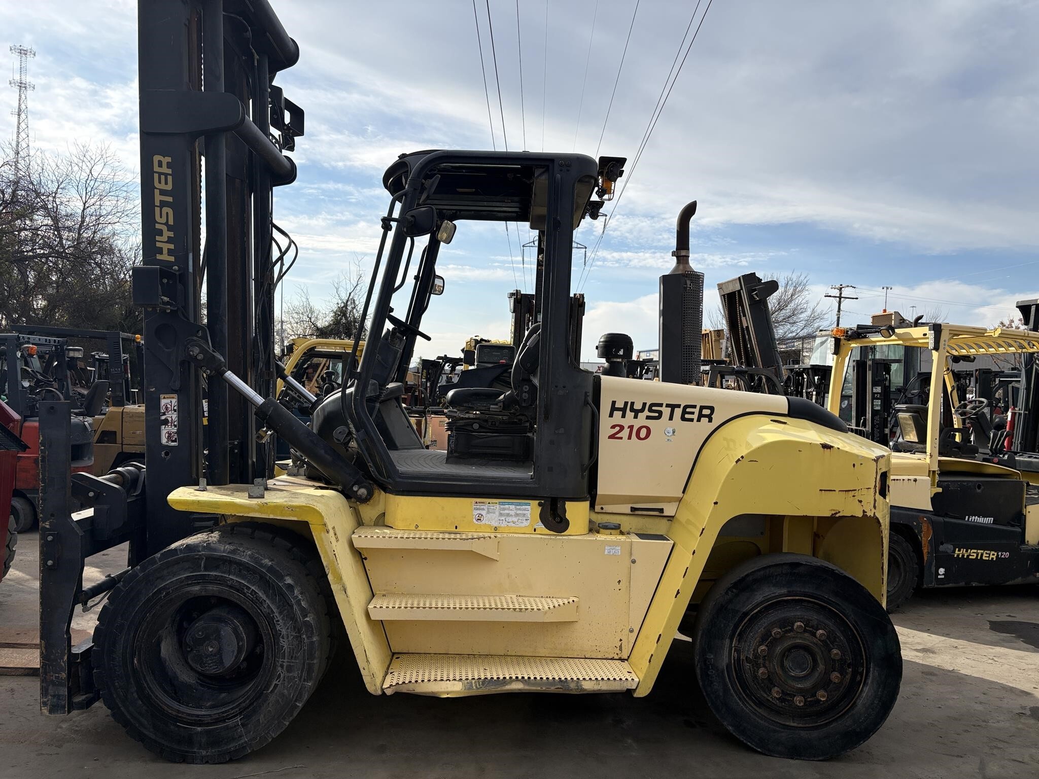 2015 HYSTER H210HD in Dallas, TX