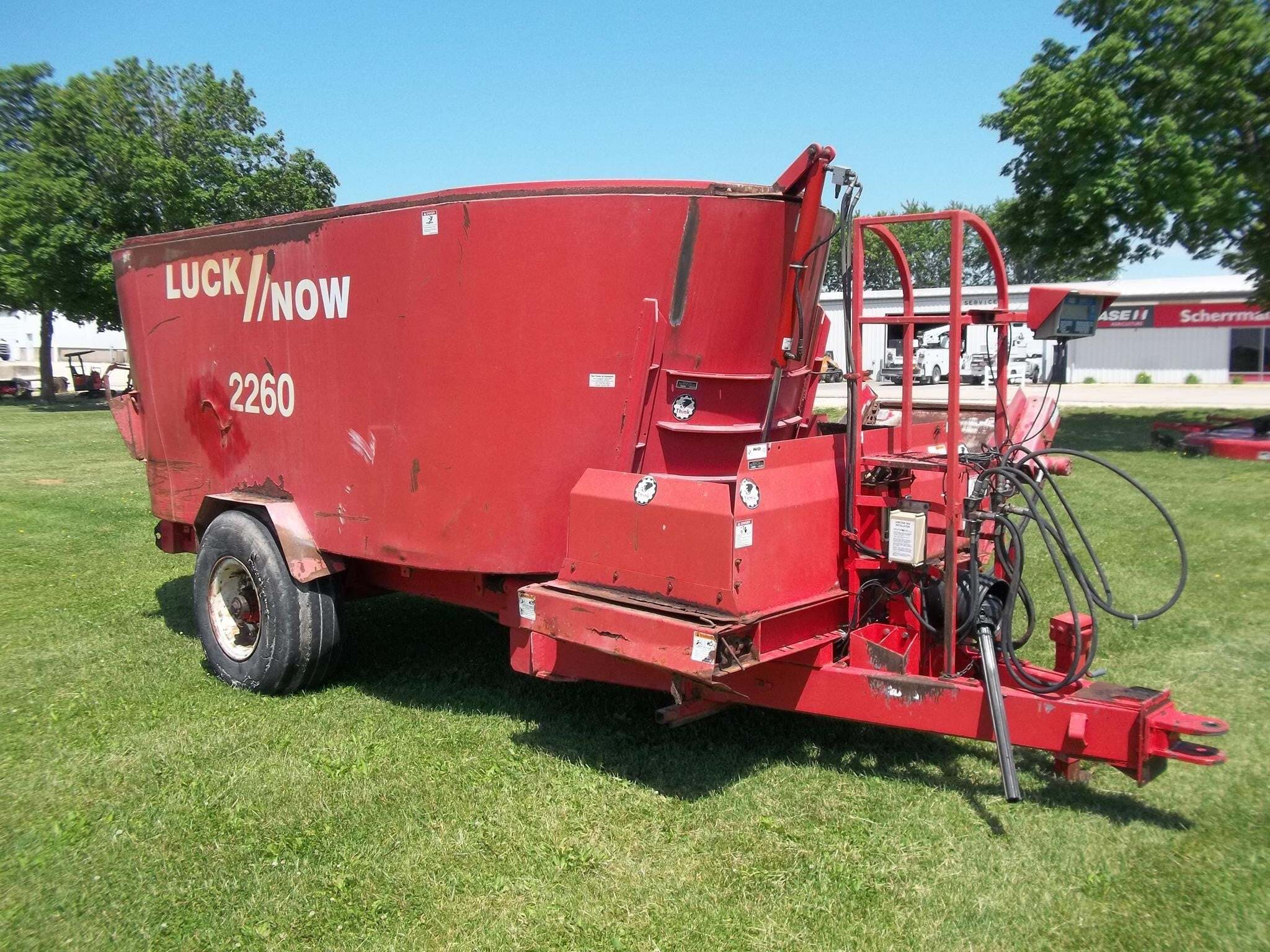 2004 LUCKNOW 2260 in Dyersville, IA