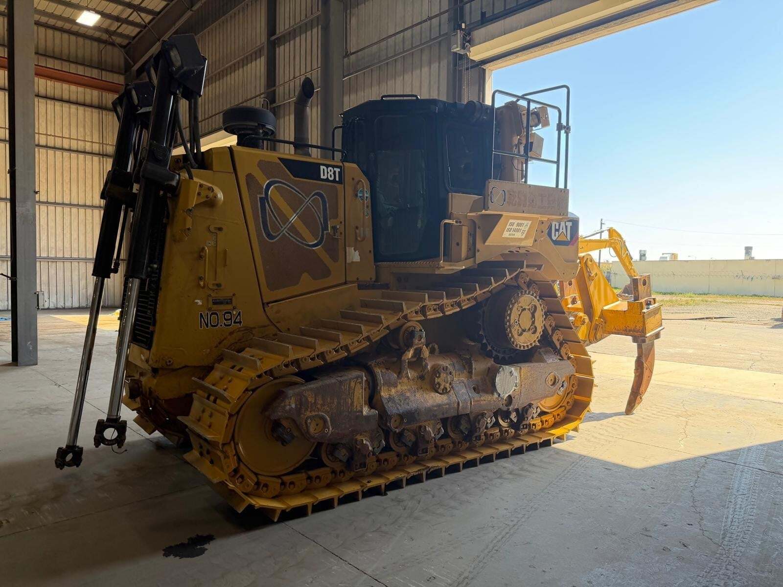2017 CATERPILLAR D8T in Ontario, CA