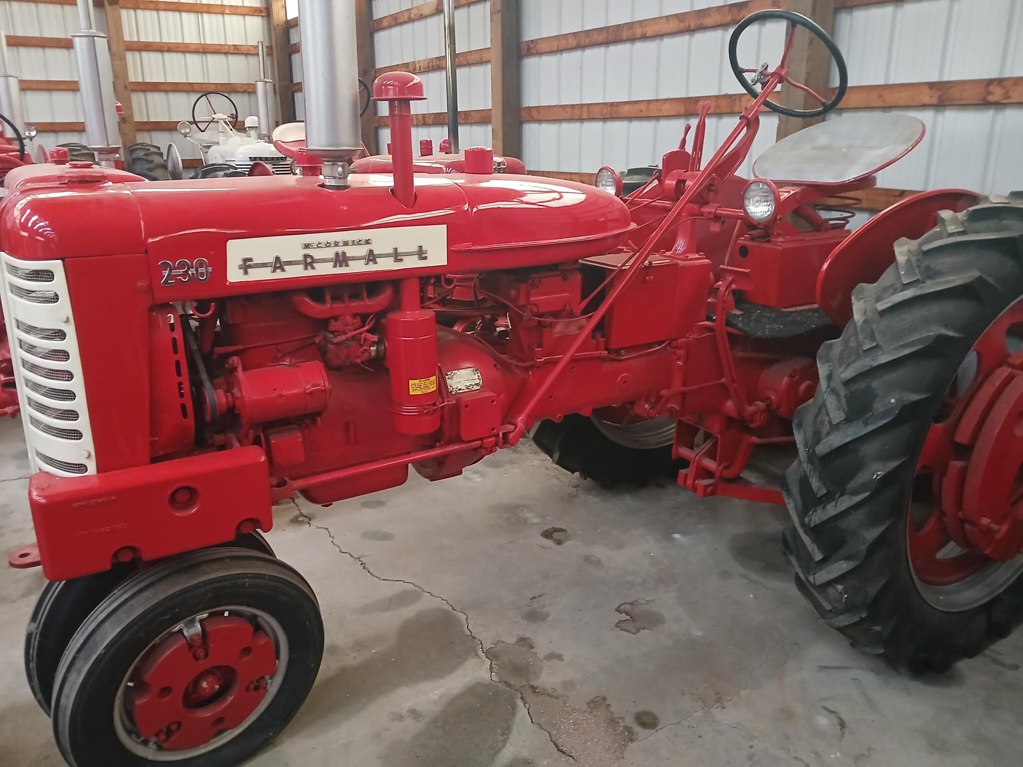 INTERNATIONAL 230 in Marlette, MI