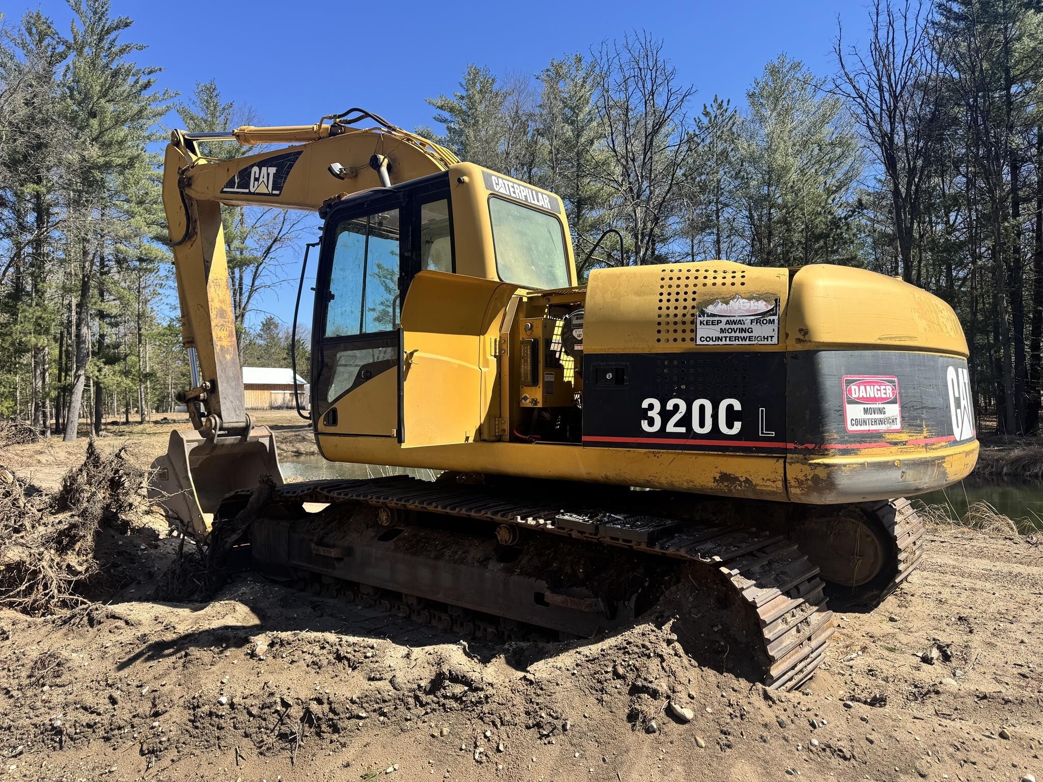 2001 CATERPILLAR 320CL in Tustin, MI
