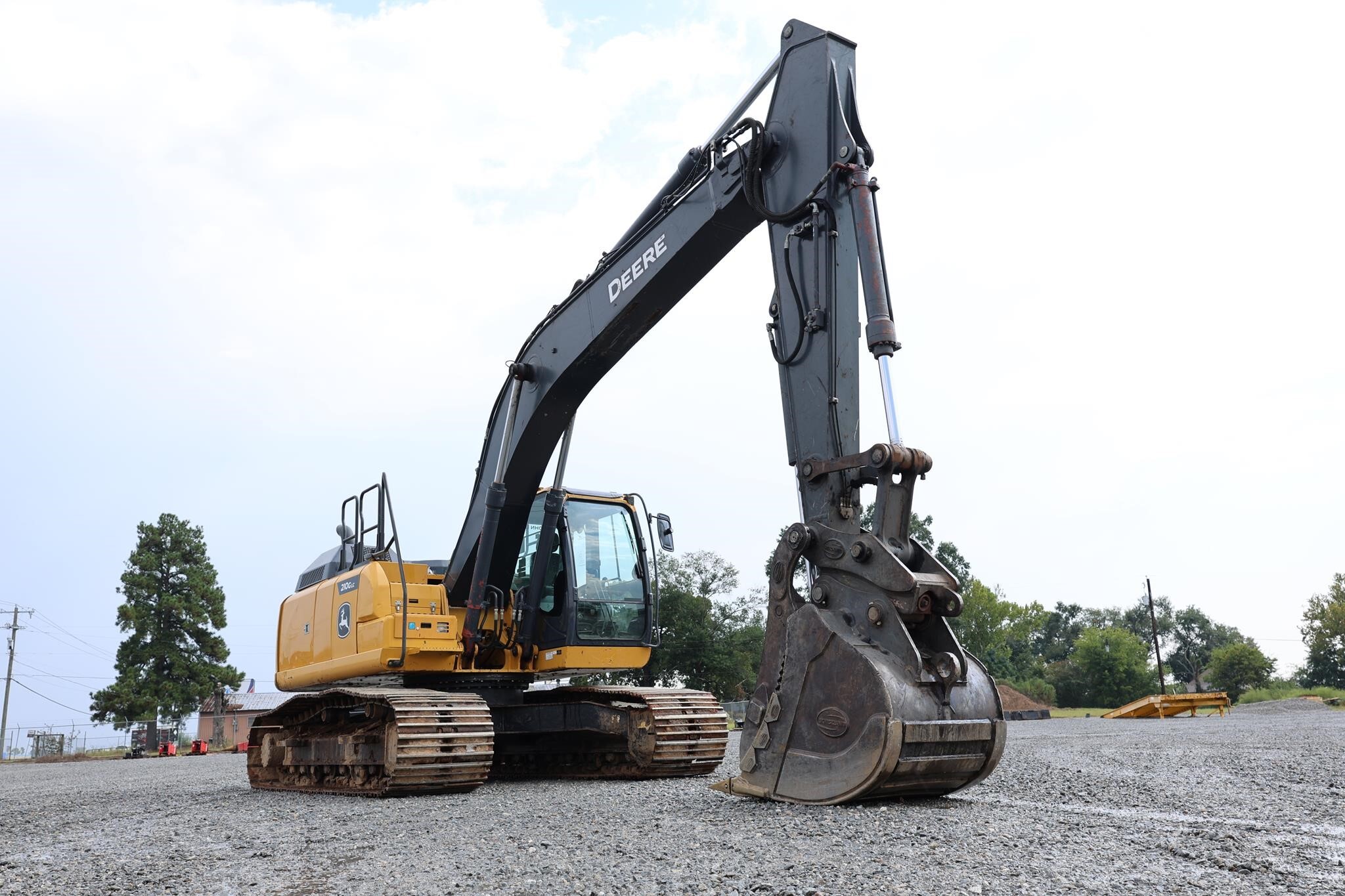 2022 DEERE 210G LC in Tyler, TX