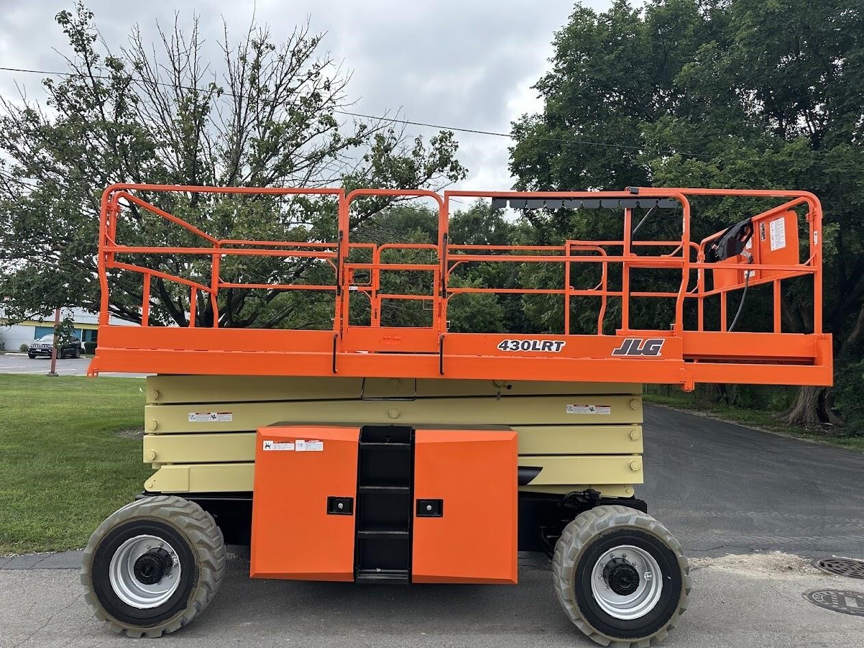 2018 JLG 430LRT in Rockdale, IL