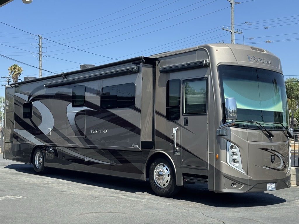 2020 Thor Motor Coach VENETIAN R40 RV