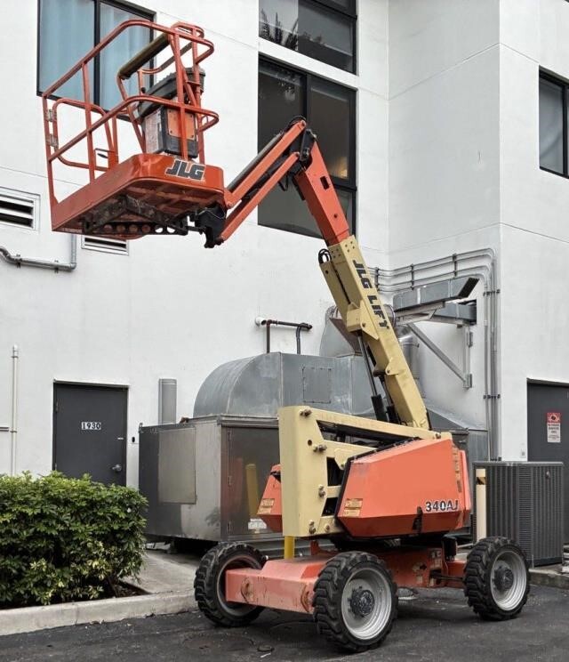 2018 JLG 340AJ in Fort Lauderdale, FL