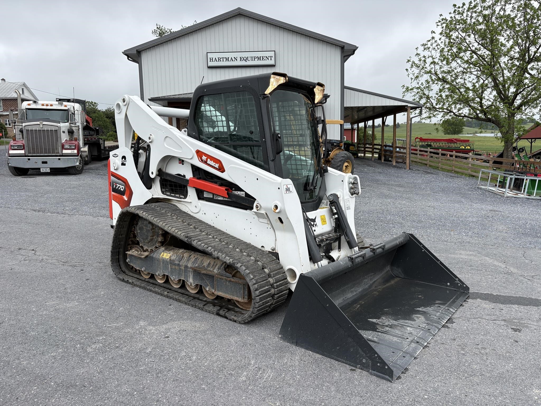 2023 BOBCAT T770 in Linville, VA