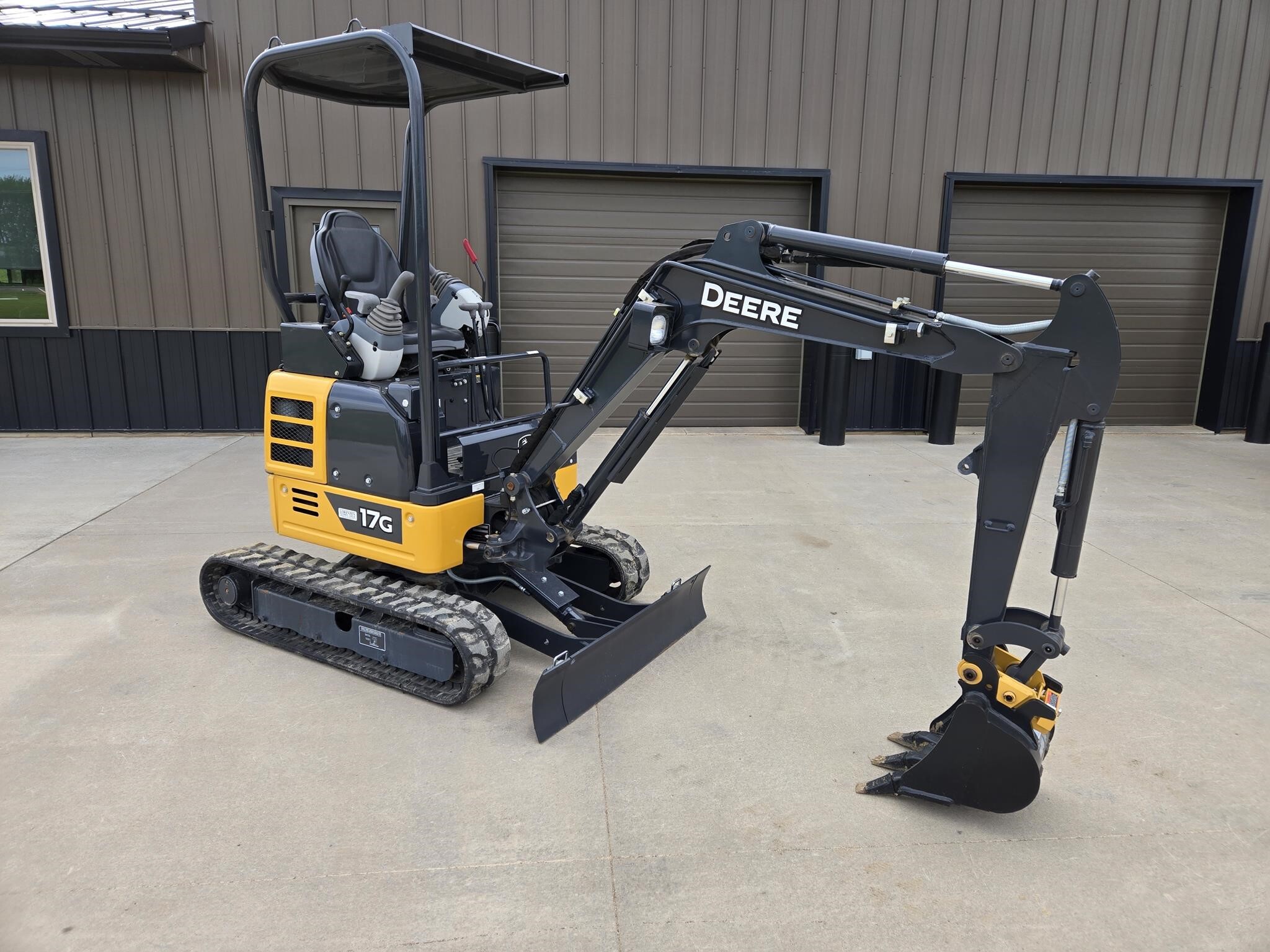 2023 DEERE 17G in Gary, SD
