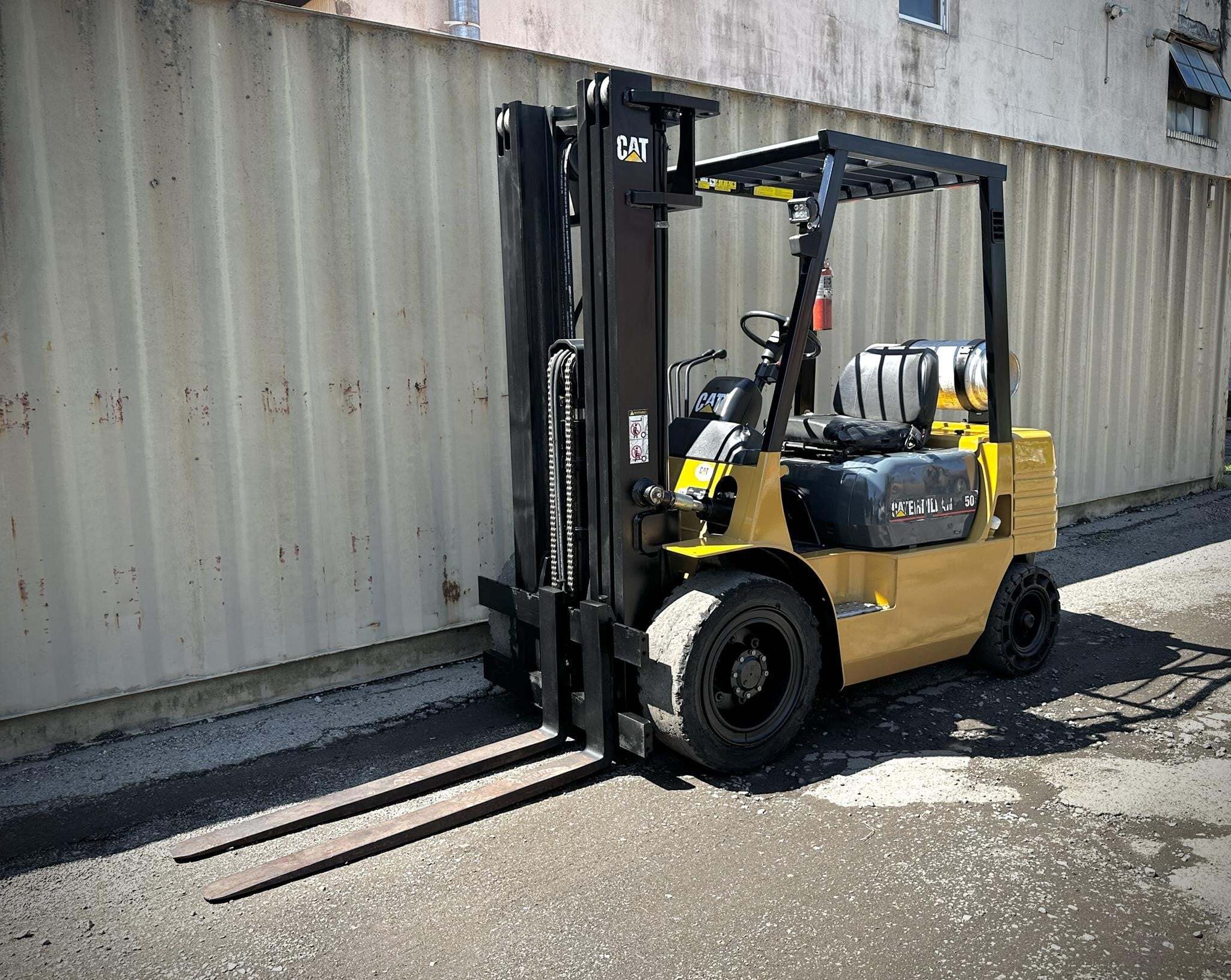 1998 CATERPILLAR GP25 in Clifton, NJ
