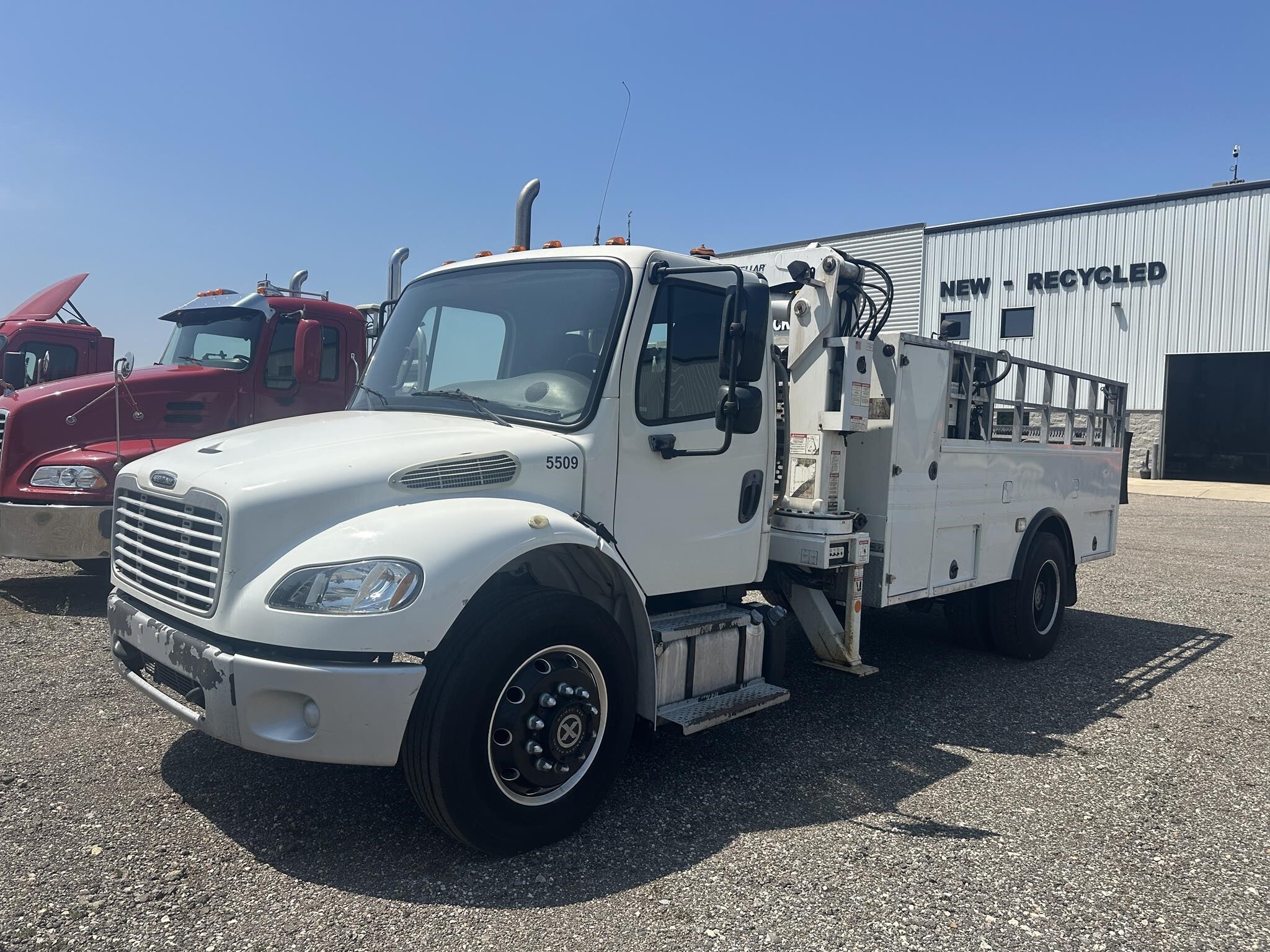 2014 FREIGHTLINER BUSINESS CLASS M2 106 in Dorr, MI