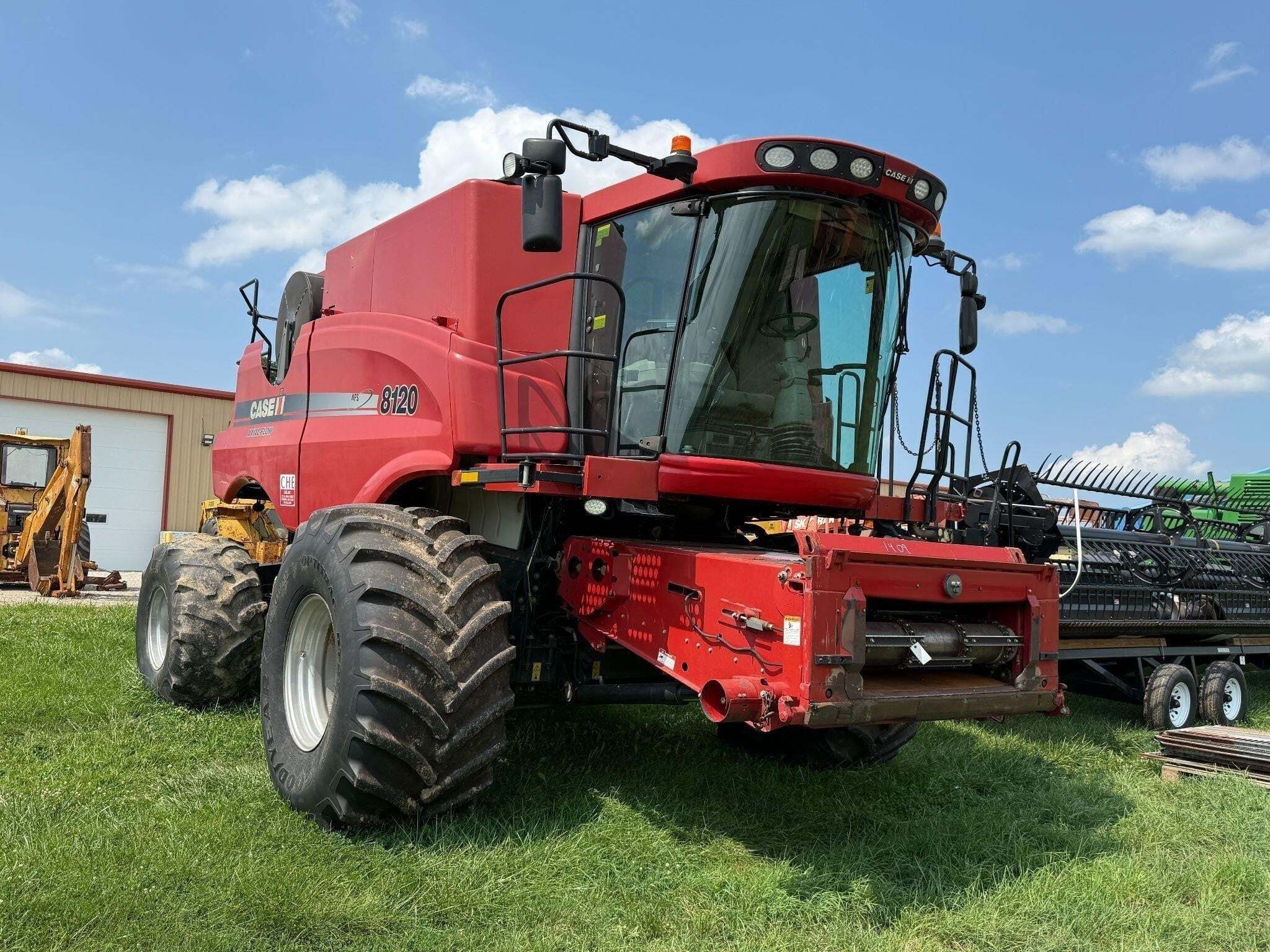 2010 CASE IH 8120 in London, OH