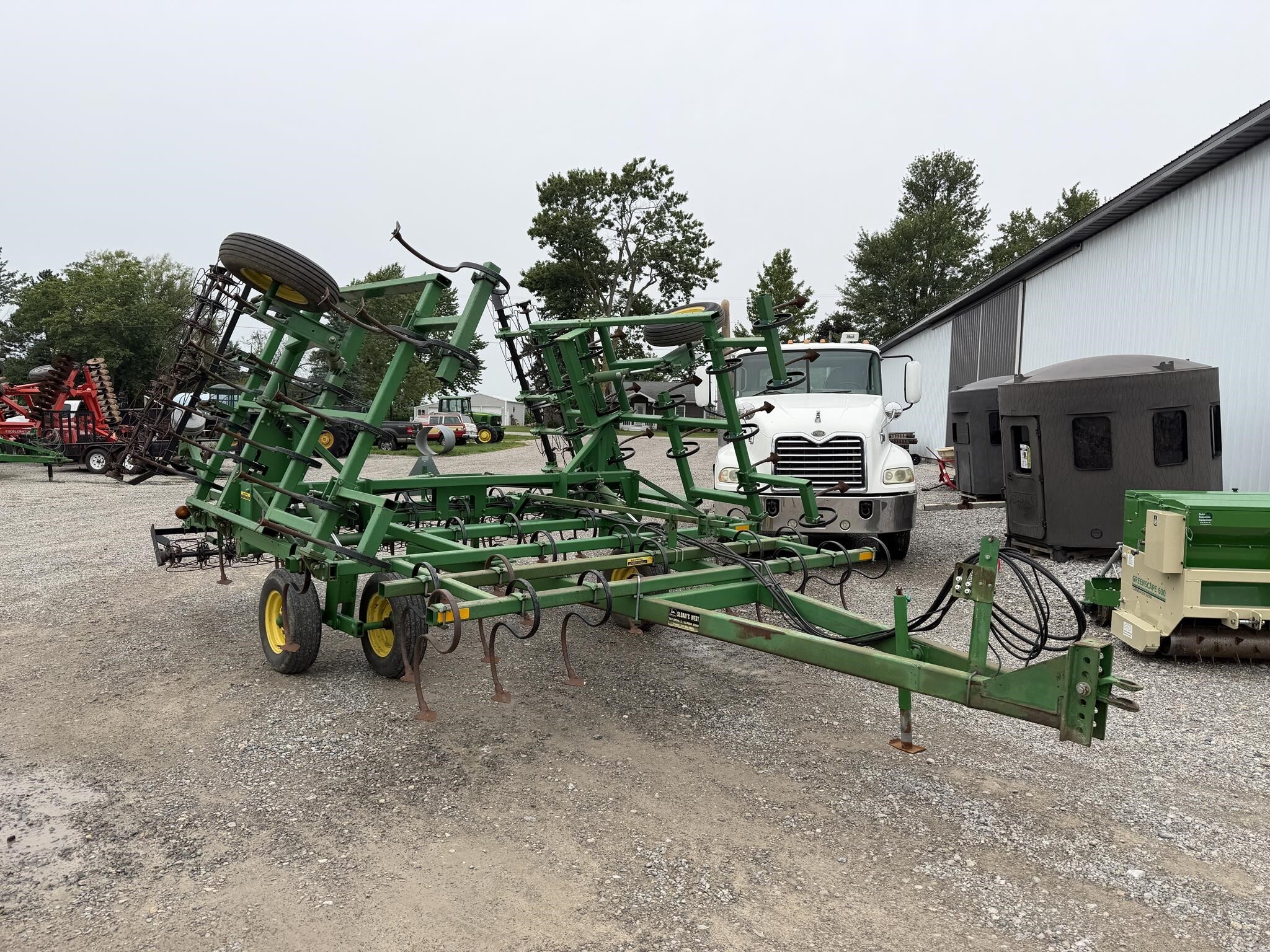 1993 JOHN DEERE 960 in Edon, OH