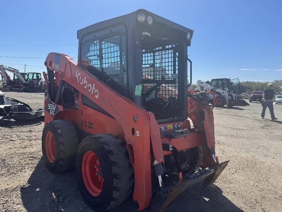 2024 KUBOTA SSV65 in Loretto, MN