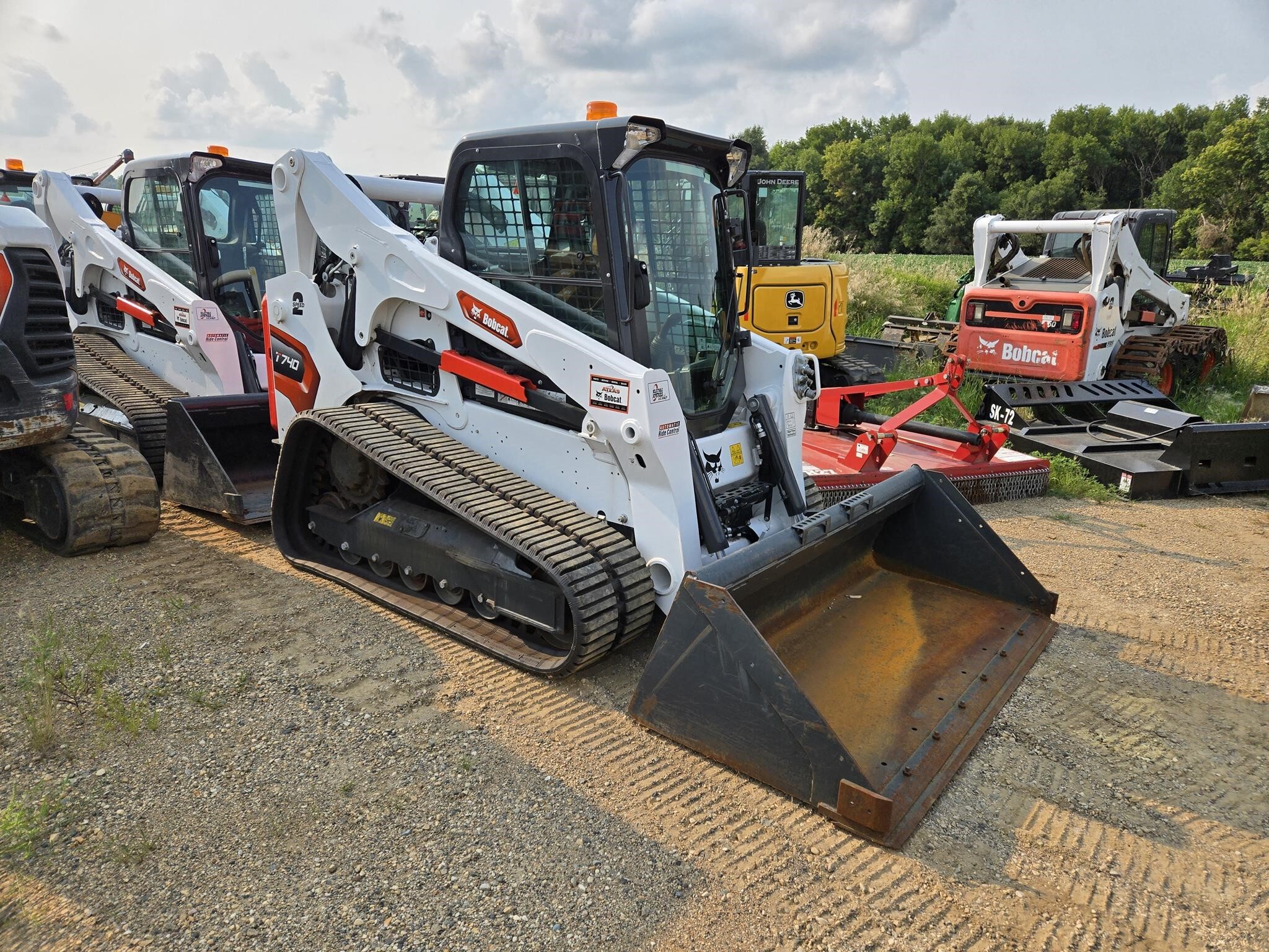 2024 BOBCAT T740 in Gary, SD