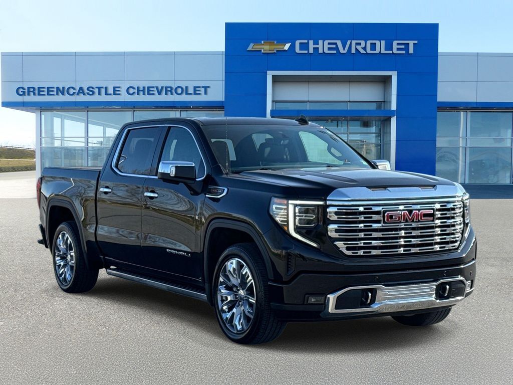 2023 GMC SIERRA in Greencastle, PA
