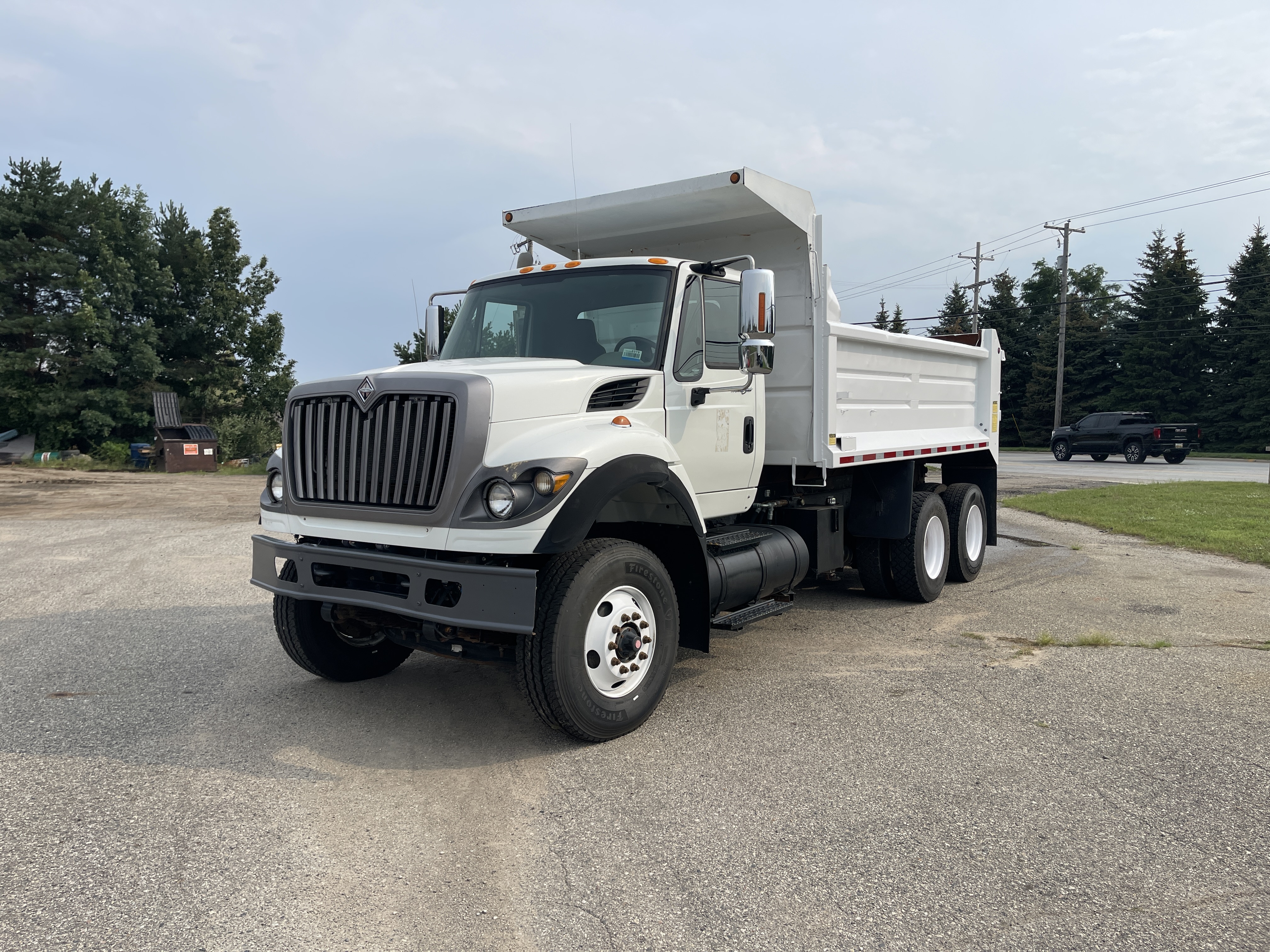 2009 INTERNATIONAL WORKSTAR 7600 in Grand Rapids, MI