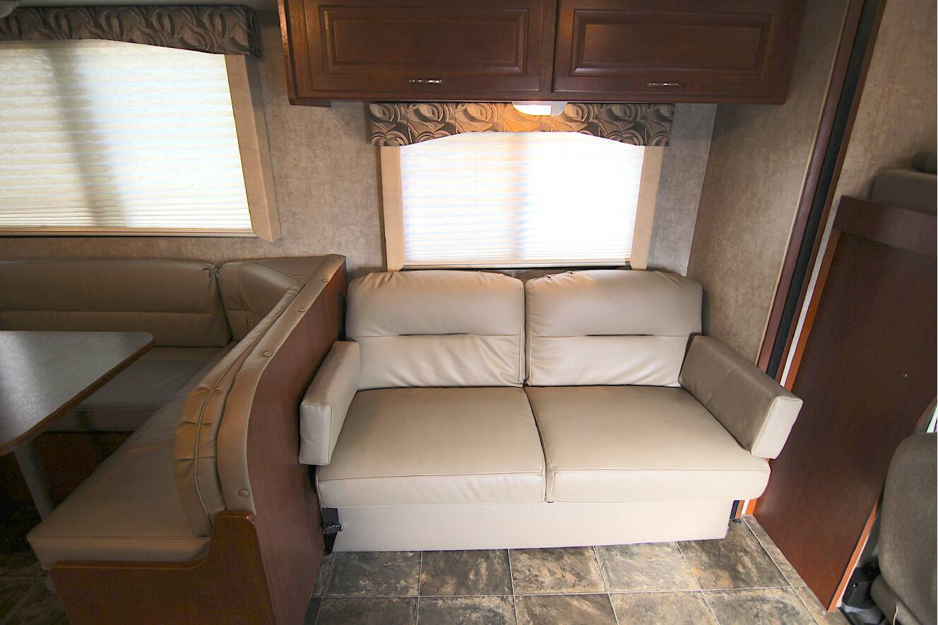 A photo of this 2014 Itasca SPIRIT 31K
