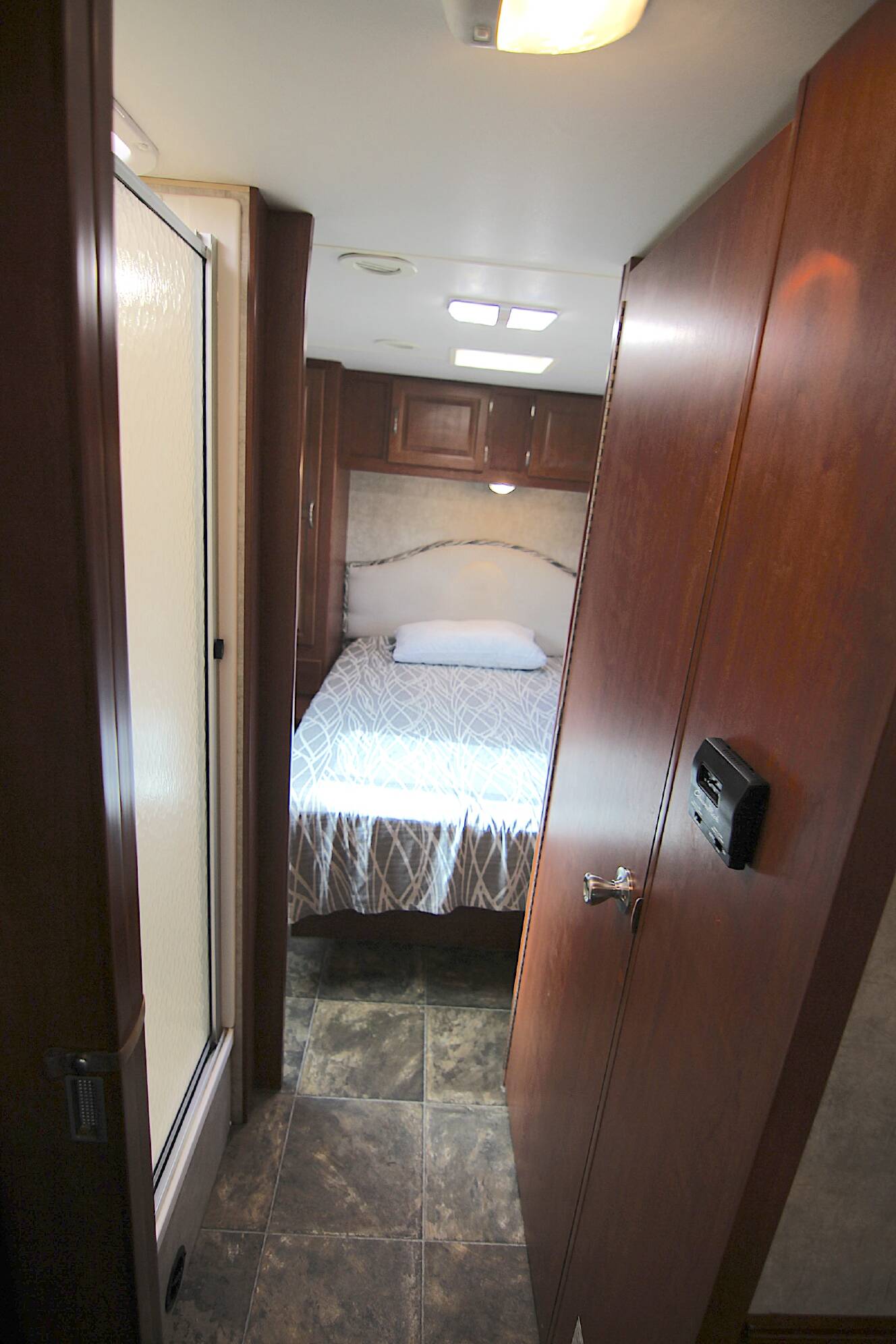 A photo of this 2014 Itasca SPIRIT 31K