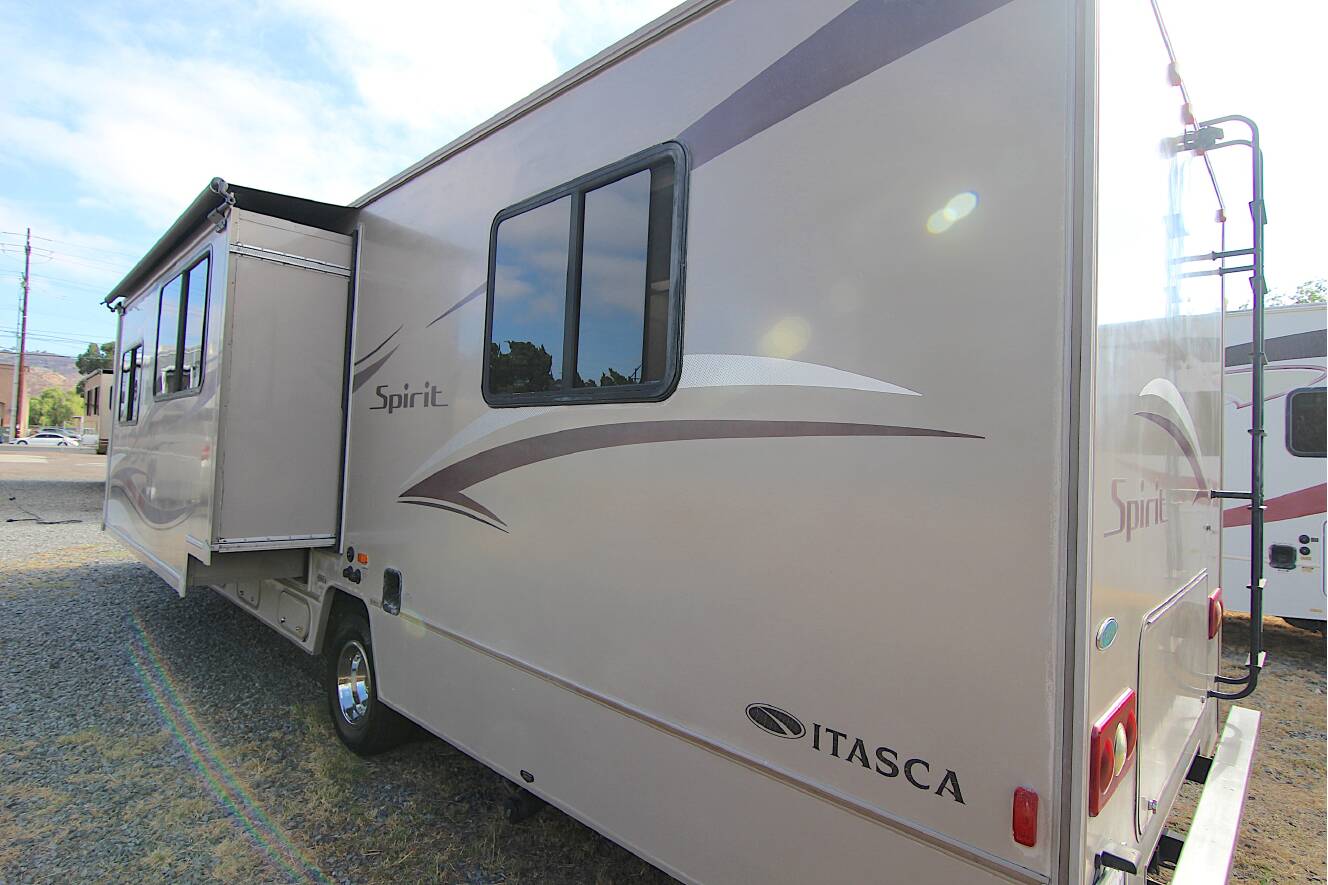 A photo of this 2014 Itasca SPIRIT 31K