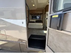 2014 ITASCA NAVION 24G