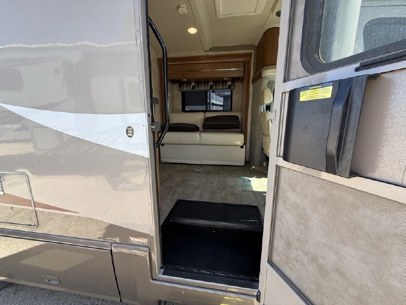 2014 ITASCA NAVION 24G
