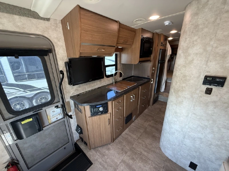 2014 ITASCA NAVION 24G